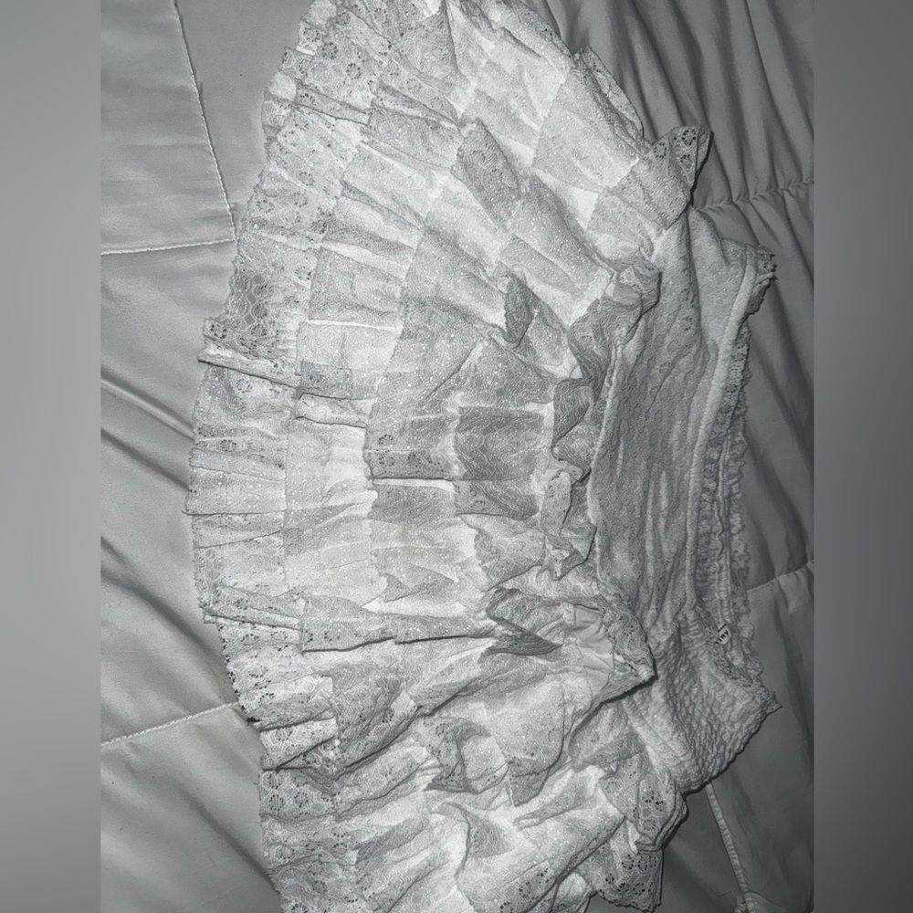 American Eagle Light Gray Crinkle Top